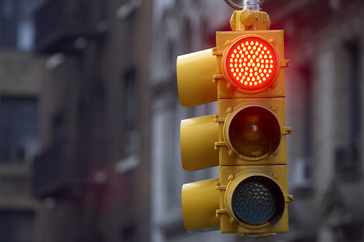 Can I Legally Use My Phone at a Red Light in Virginia?